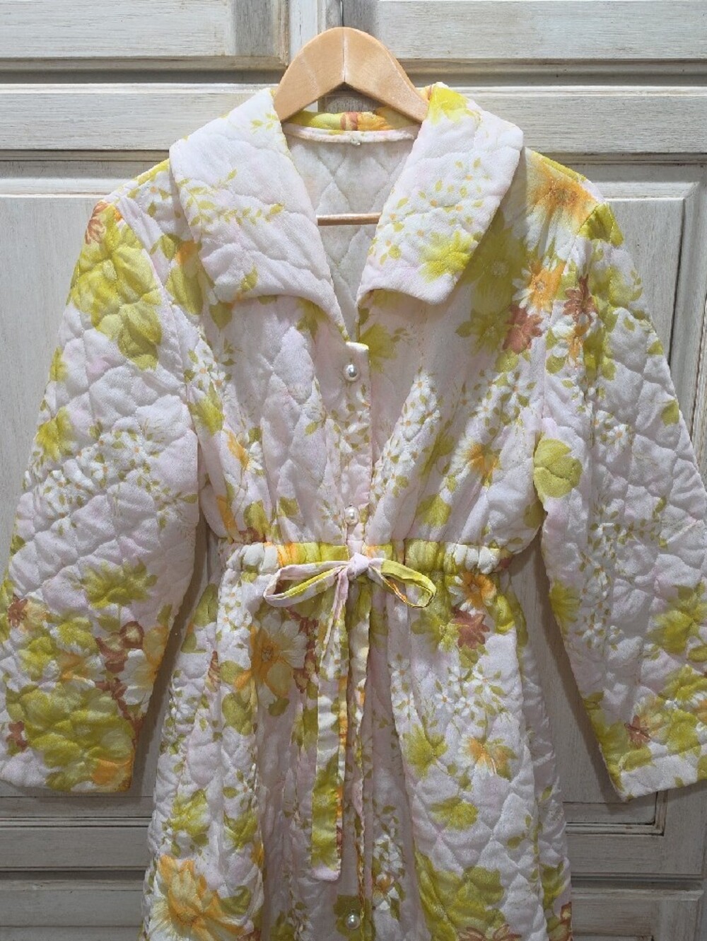 Vintage 1960's Floral Quilted Belted Coatigan in Pastel Yellow & Peach - Picture 8 of 15
